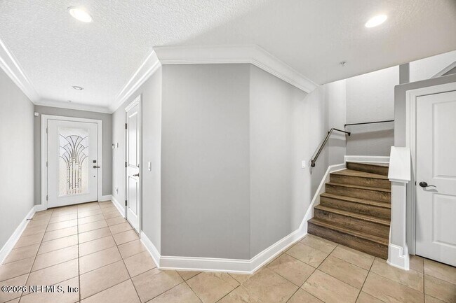 Building Photo - 905 2nd St N