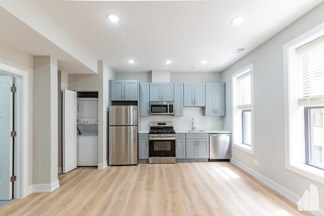 Building Photo - 442 W Belden Ave