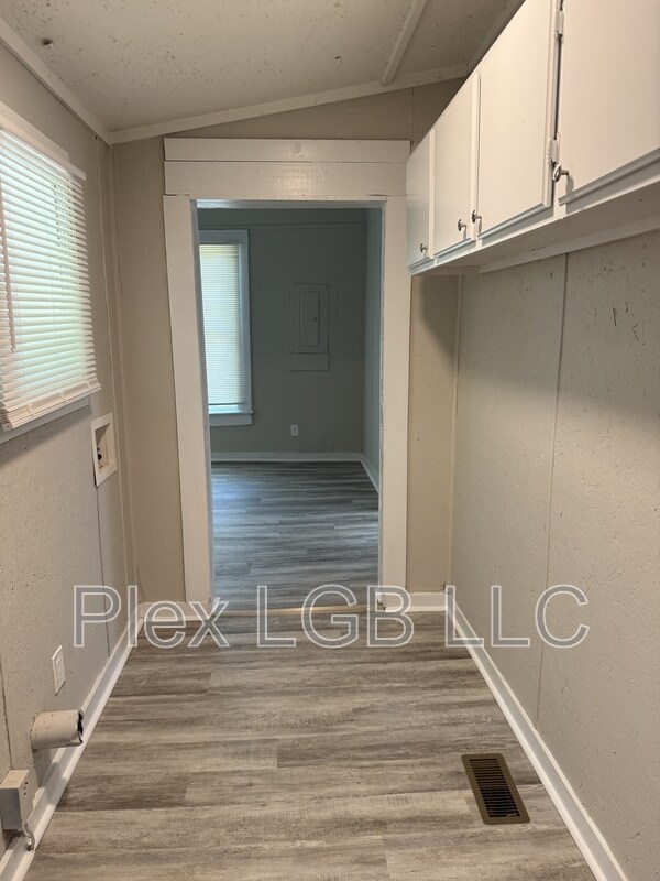 Building Photo - 407 Colquitt St