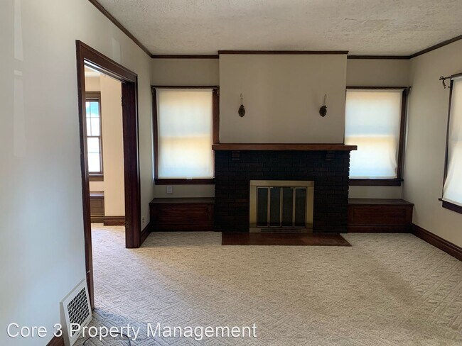 Building Photo - 5 br, 2 bath House - 504 University