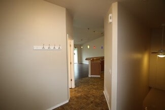 Building Photo - 10296 Valley Park Dr