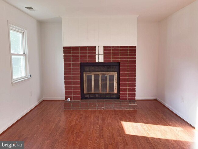 Building Photo - 511 N Horners Ln