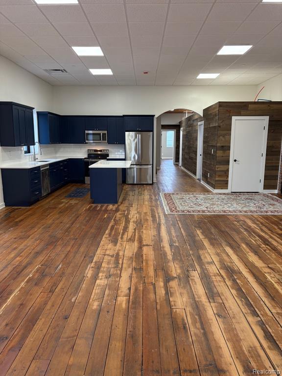 Foto del edificio - 105 E Main St