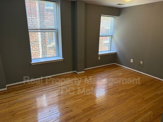 Foto del edificio - 1441 Spring Rd NW