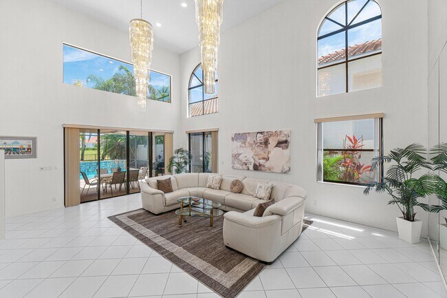 Foto del edificio - 17099 Ryton Ln