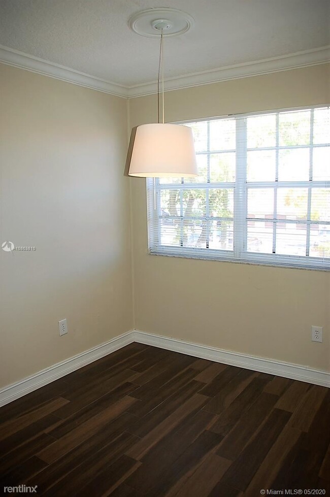 Building Photo - 1 br, 1 bath Condo - 11470 Pines Blvd