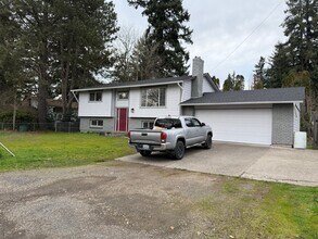 Building Photo - 15300 NE 39th St