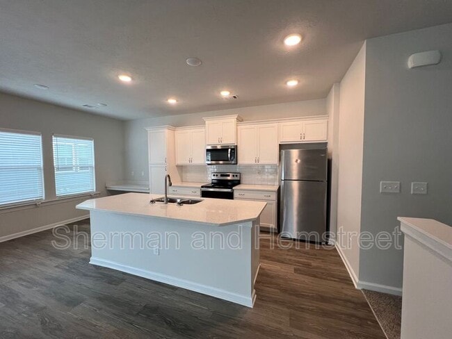 Building Photo - 7009 Hummingbird Dr