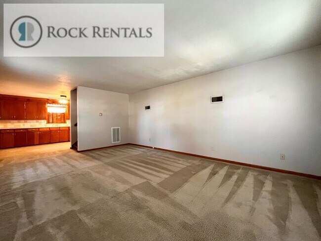 Foto del edificio - 718 N Poplar St