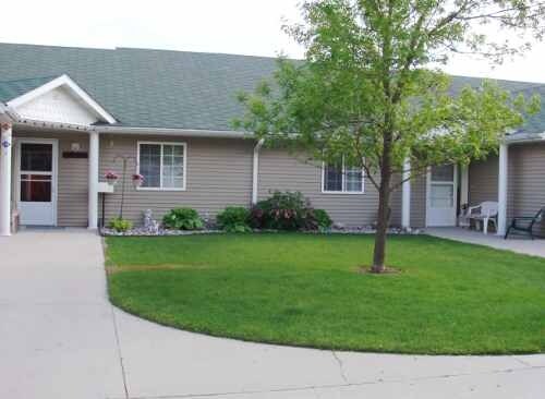 Foto principal - Sheyenne Square Townhomes