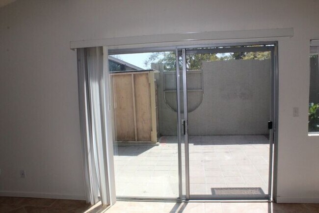 Building Photo - 405 Los Arbolitos Blvd