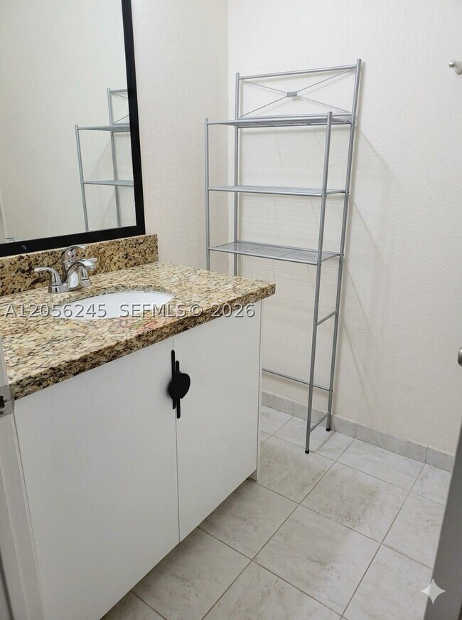 Building Photo - 15599 SW 106th Ln