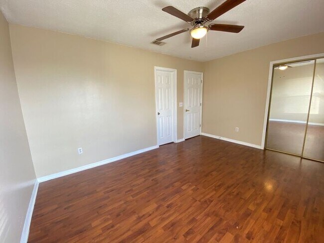 Foto del edificio - 1605 Shady Ridge Ct