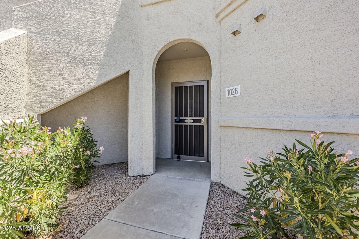 Primary Photo - 9455 E Raintree Dr