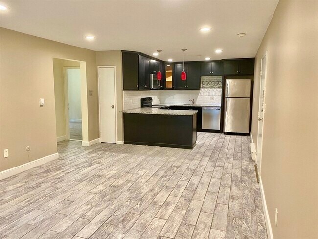 Building Photo - 12 Walker Rd