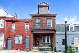 Building Photo - 546 Manor St