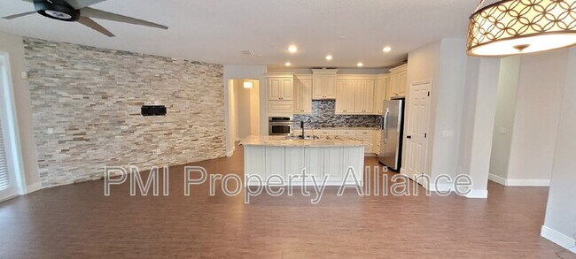 Building Photo - 10114 Stratford Pointe Ave