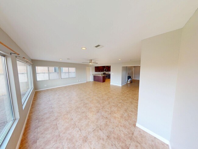 Foto del edificio - 5375 E Falls View Dr