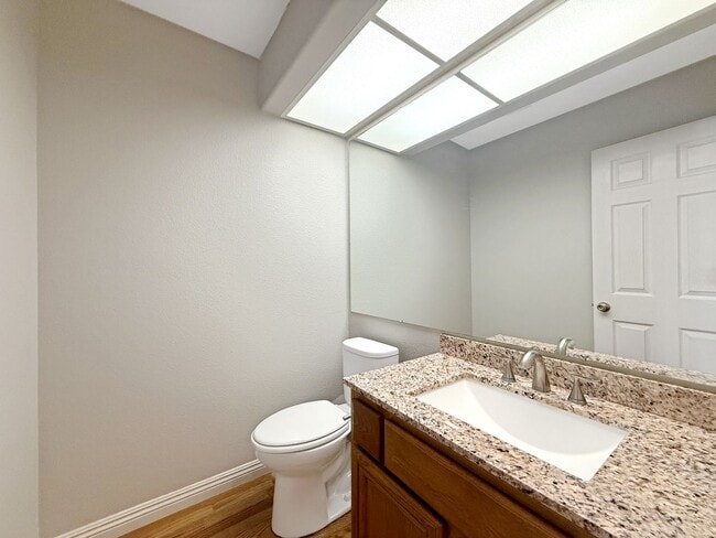 Building Photo - Beautiful 3B/2.5BA Home in Sorrento Valley...