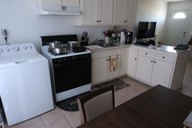 Foto del edificio - 970 E 9th St