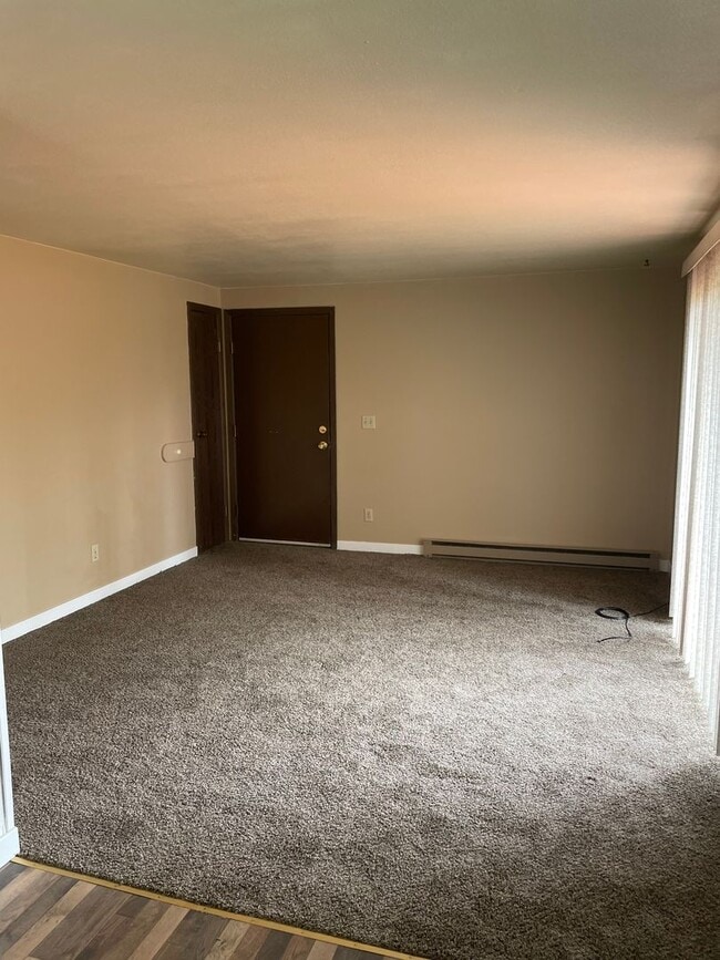 Building Photo - 260 Shoshone Ave