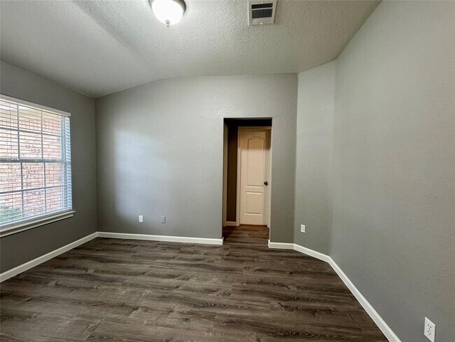 Building Photo - 9104 Heiden Lane