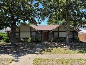 Building Photo - 4601 Tarry Dr