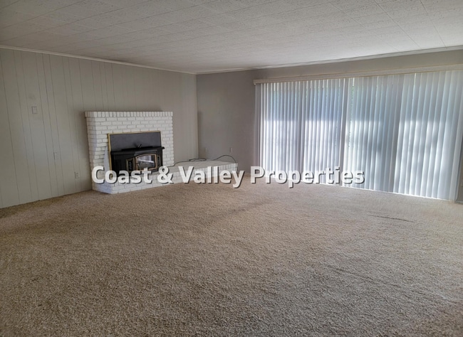 Building Photo - FOR RENT: Spacious 3-Bed House