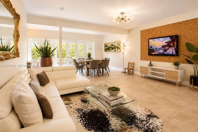 Foto del edificio - 909 N 13th Ct