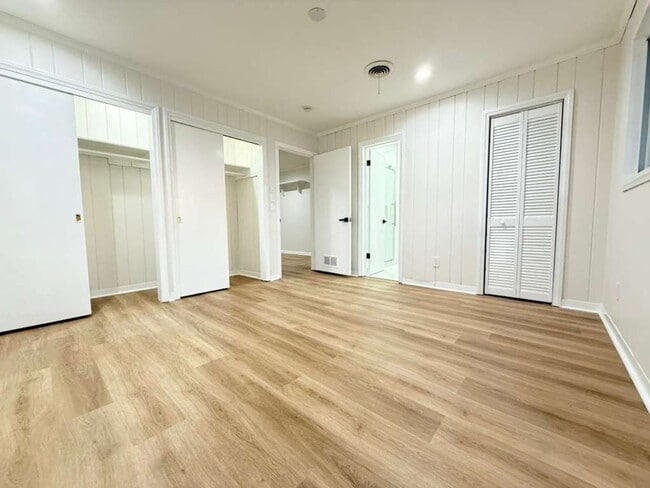 Building Photo - FOR RENT – FULLY REMODELED 4 BEDROOM | 2 BATH HOME!