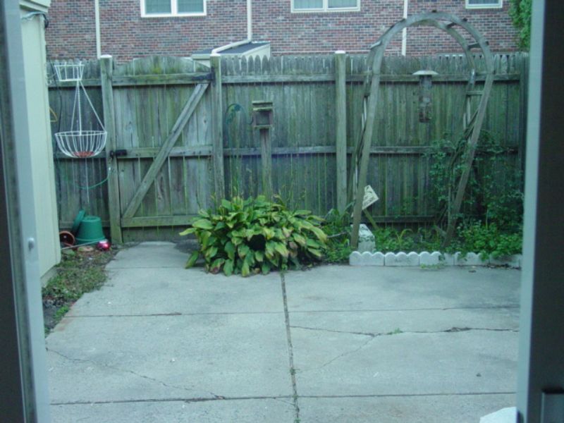 Building Photo - 8543 Barrington Ct