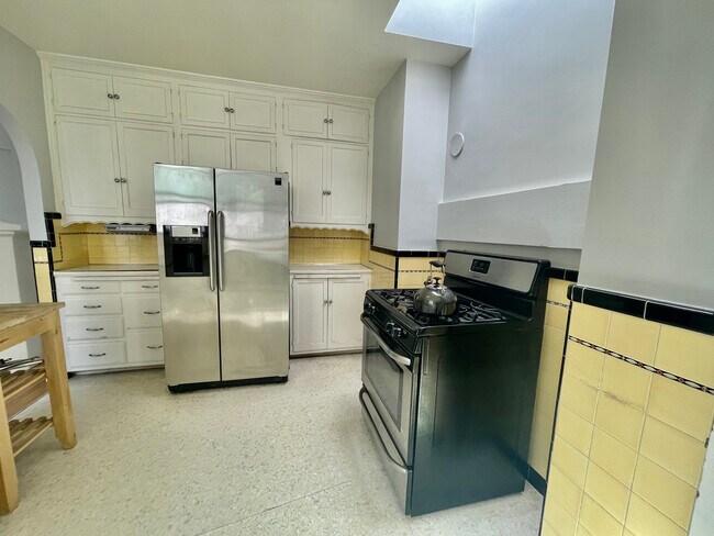 Cocina - 1620 9th Ave