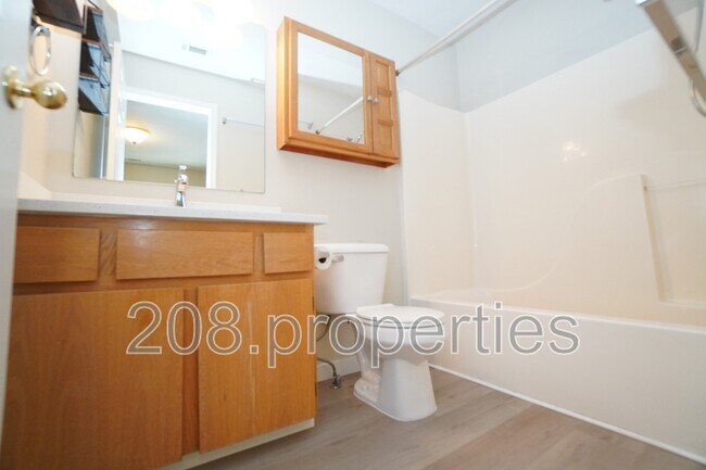 Foto del edificio - 6589 W Lucky Ln