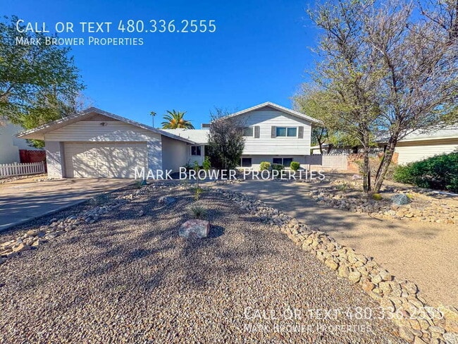 Building Photo - 910 E La Jolla Dr