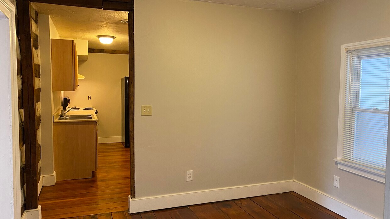 216 E Main St Unit 4, Fincastle, VA 24090 Apartments in Fincastle, VA