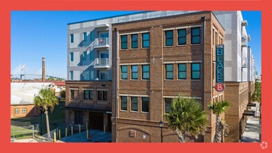 Building Photo - The Blake (Per Bed Lease)
