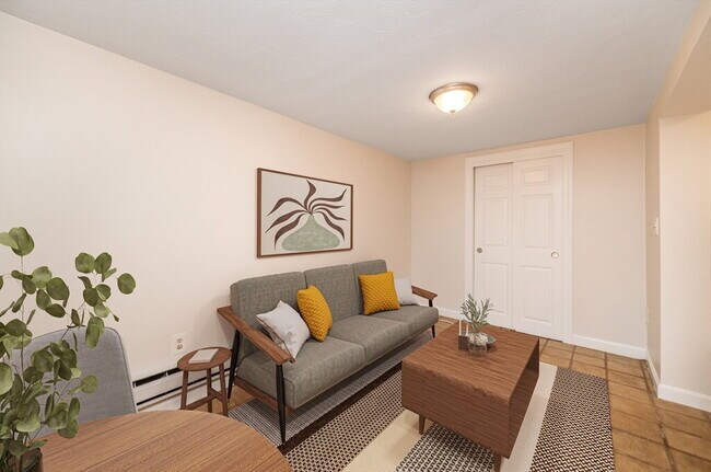 Foto del edificio - "Charming Furnished 1-Bedroom Apartment with Hardwood Floors in Beacon Hill"