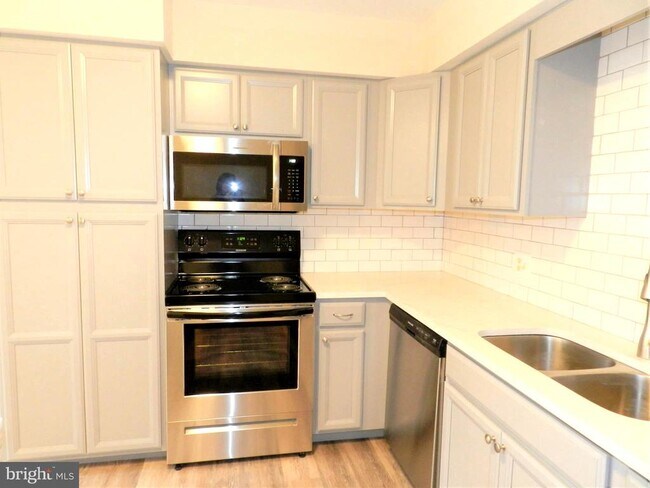 Foto del edificio - 300 Claiborne Ave