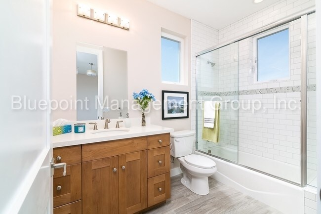 Foto del edificio - 8700 Ruocco Dr