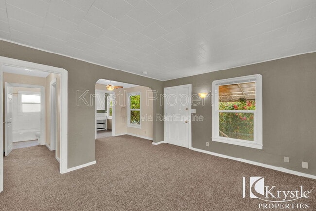 Building Photo - 320 Evans Ave