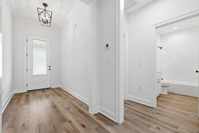 Foto del edificio - Brand New All-Brick 3-Bedroom 2-Bath Home in Villa Tasso!