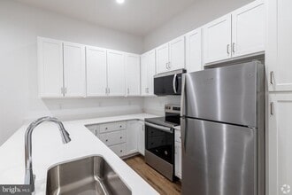 Building Photo - 68 LOCKWOOD Dr