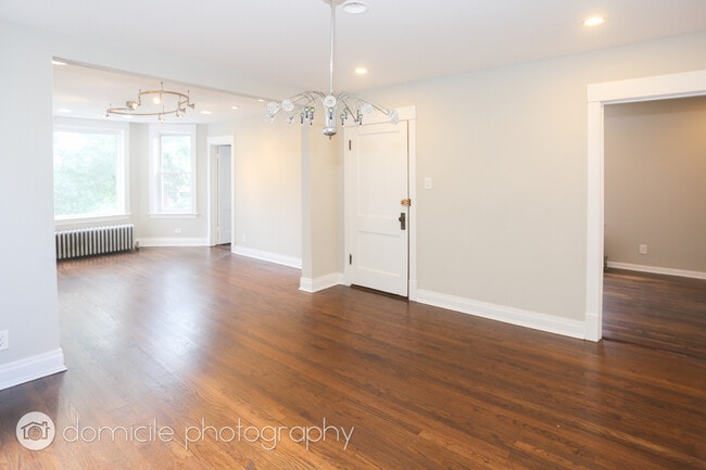Building Photo - 4018 W Nelson St