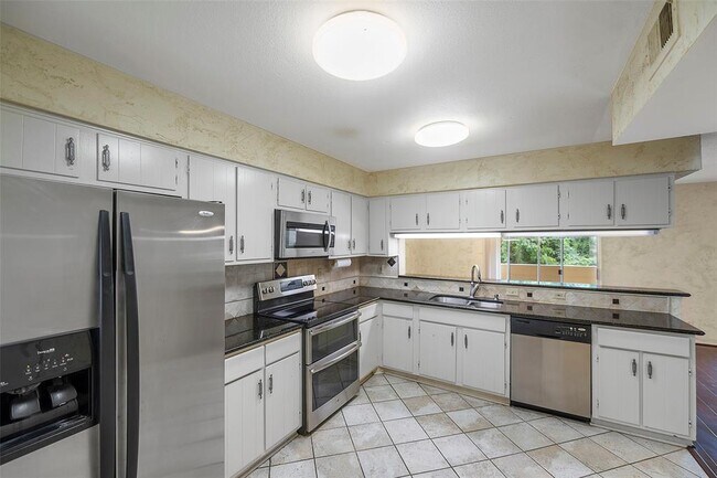Building Photo - 14515 Wunderlich Dr