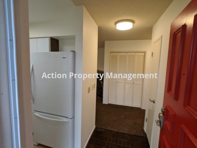 Building Photo - 2+ Bed 2 bath Condo in Sherwood Village
