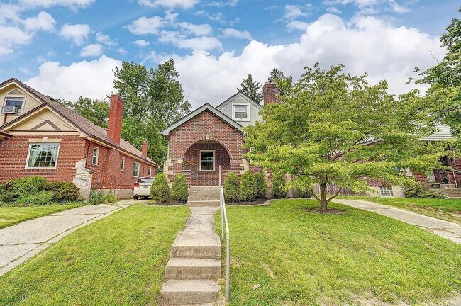 Building Photo - 6604 Buckingham Pl
