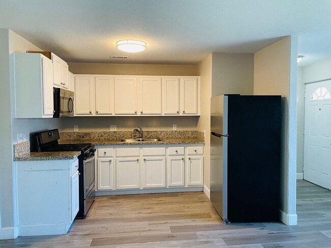 Building Photo - 10320 Birmingham Way
