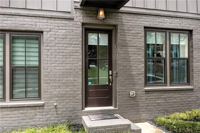 Foto del edificio - 1215 Cushenberry Ln