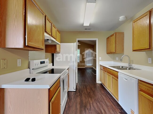 Foto del edificio - 4004 Pearl Rd