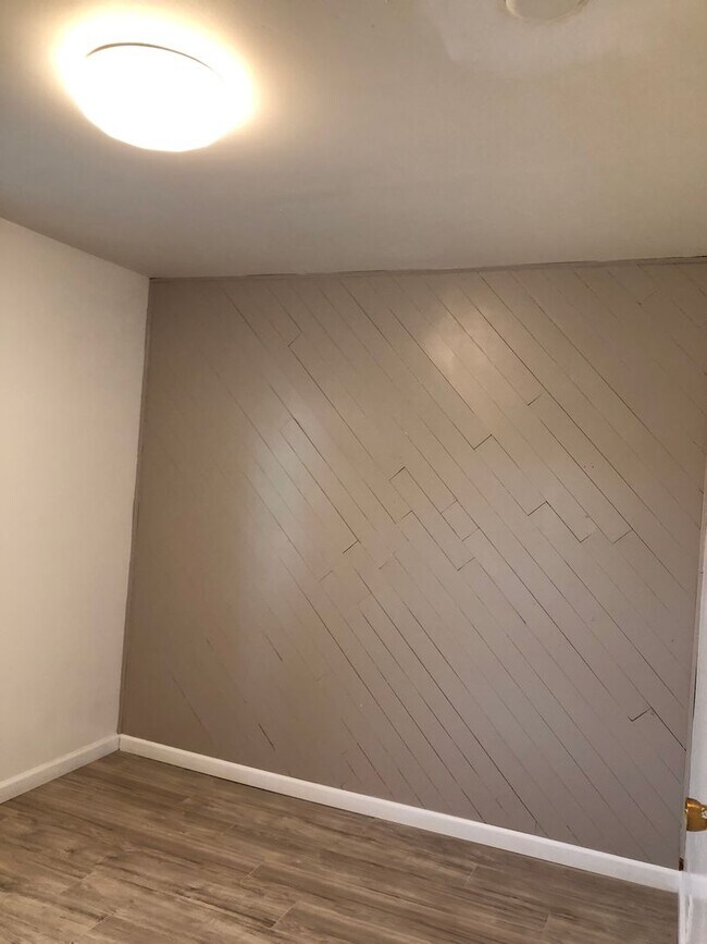 Foto del edificio - 307 W 8th St